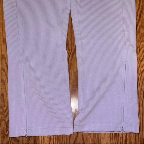 Lululemon Athletica Lilac Cropped Pants - Picture 4 of 6